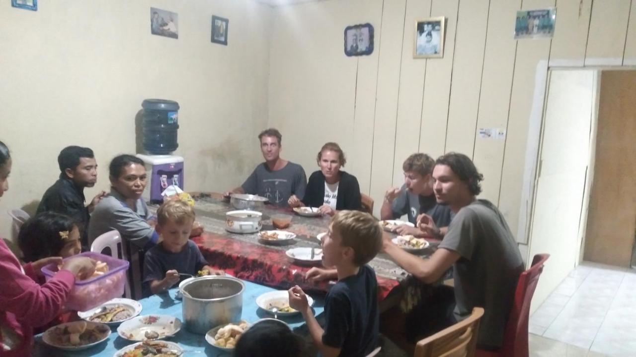 Karleta Homestay รูเติง ภายนอก รูปภาพ