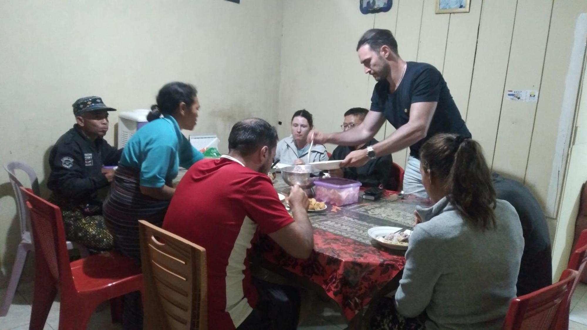 Karleta Homestay รูเติง ภายนอก รูปภาพ